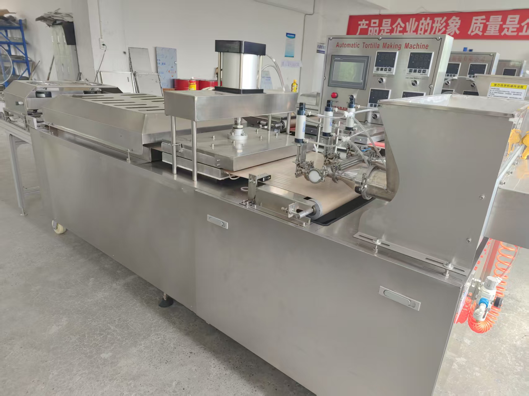 春饼机生产车间