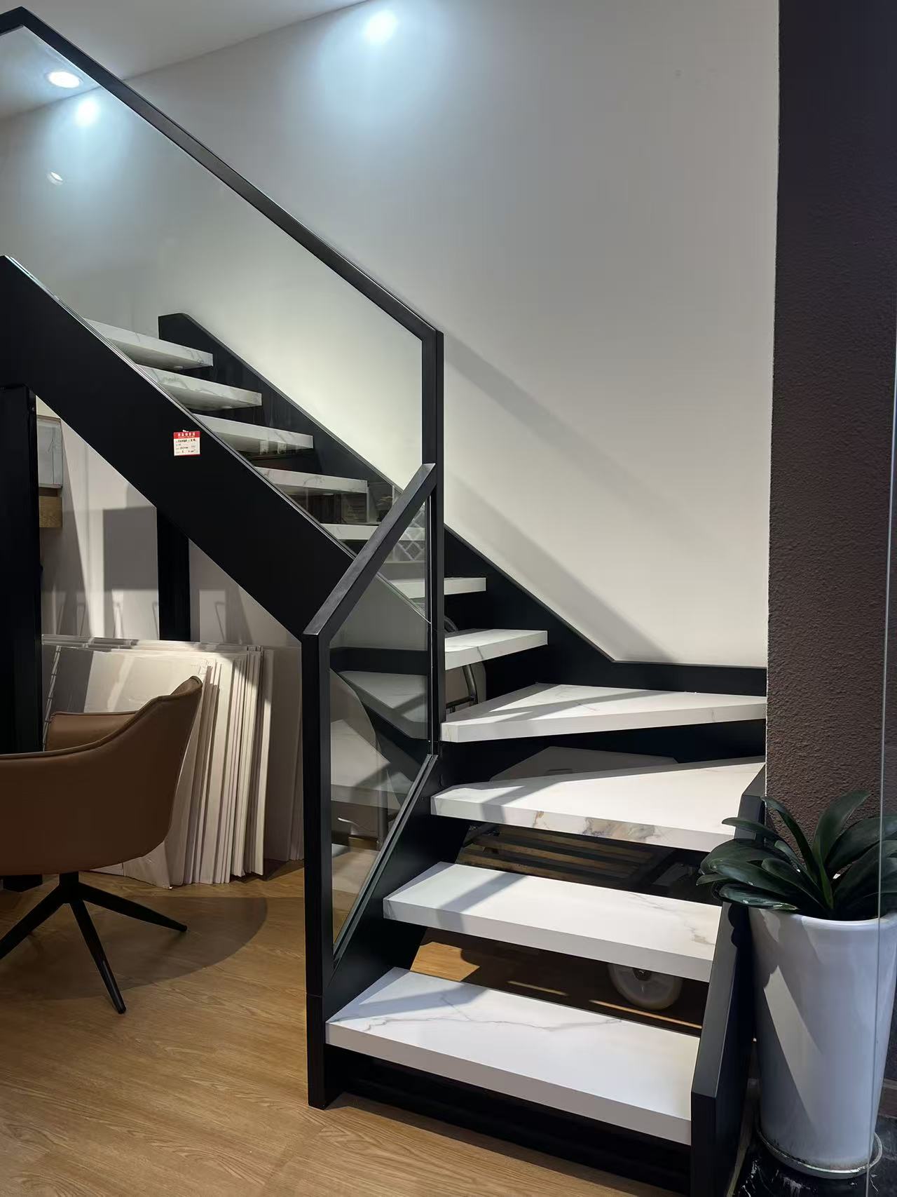 实木楼梯工艺细节