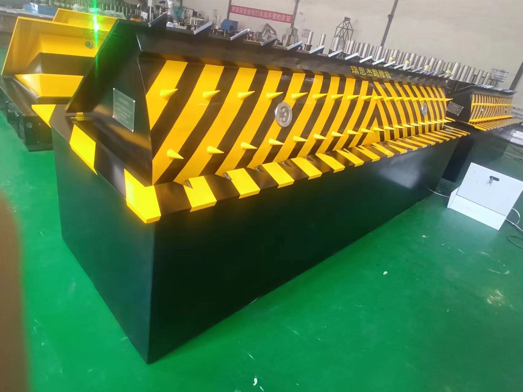 液压翻板路障机安装实例