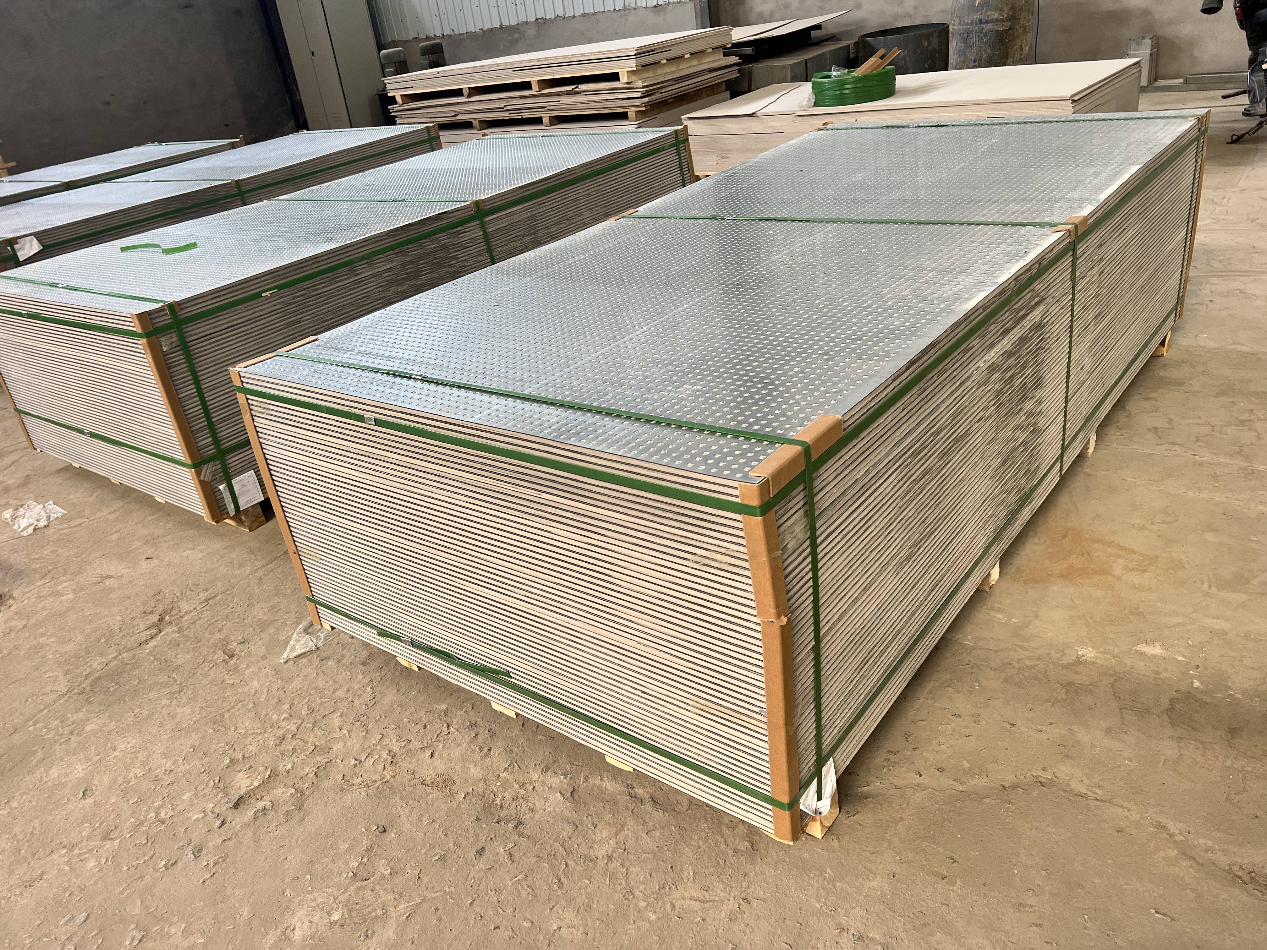 工厂生产与质检环节