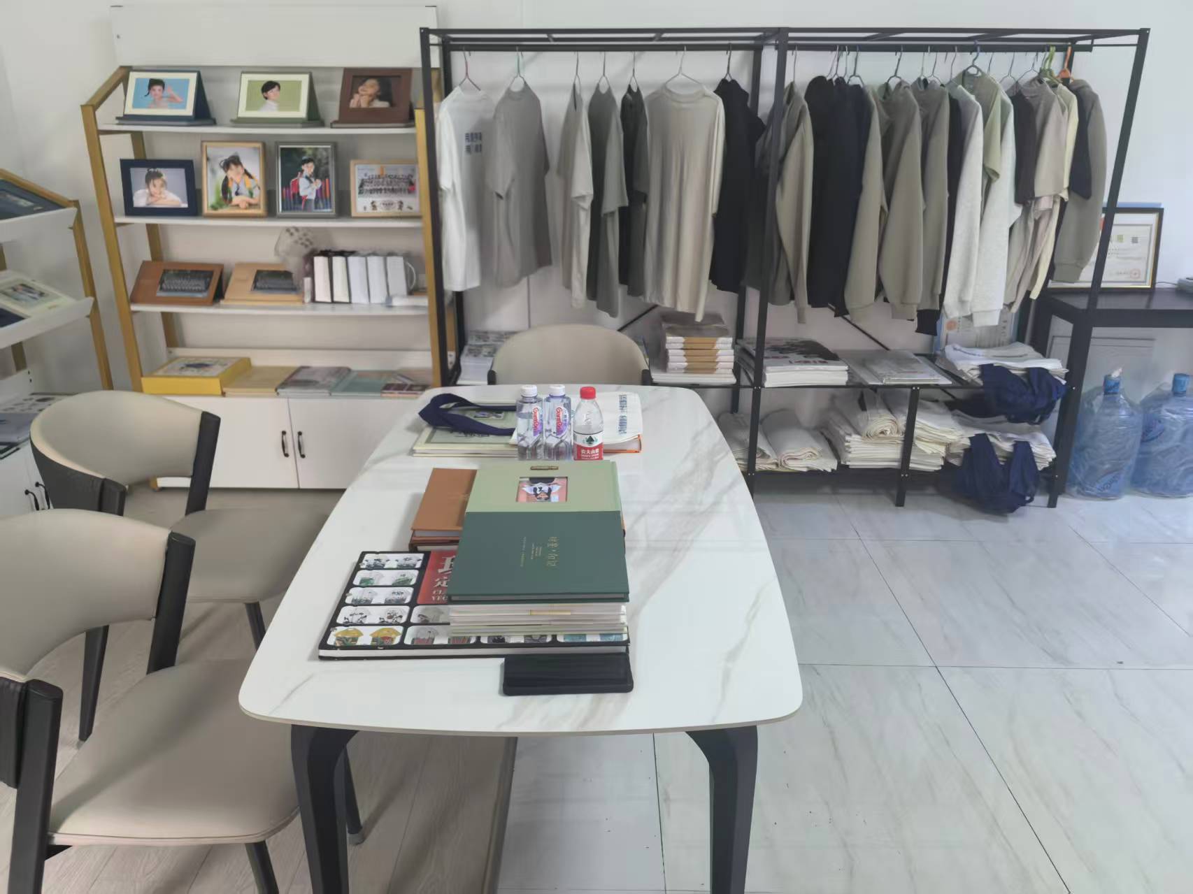 个性化班服与毕业拍摄结合示意图