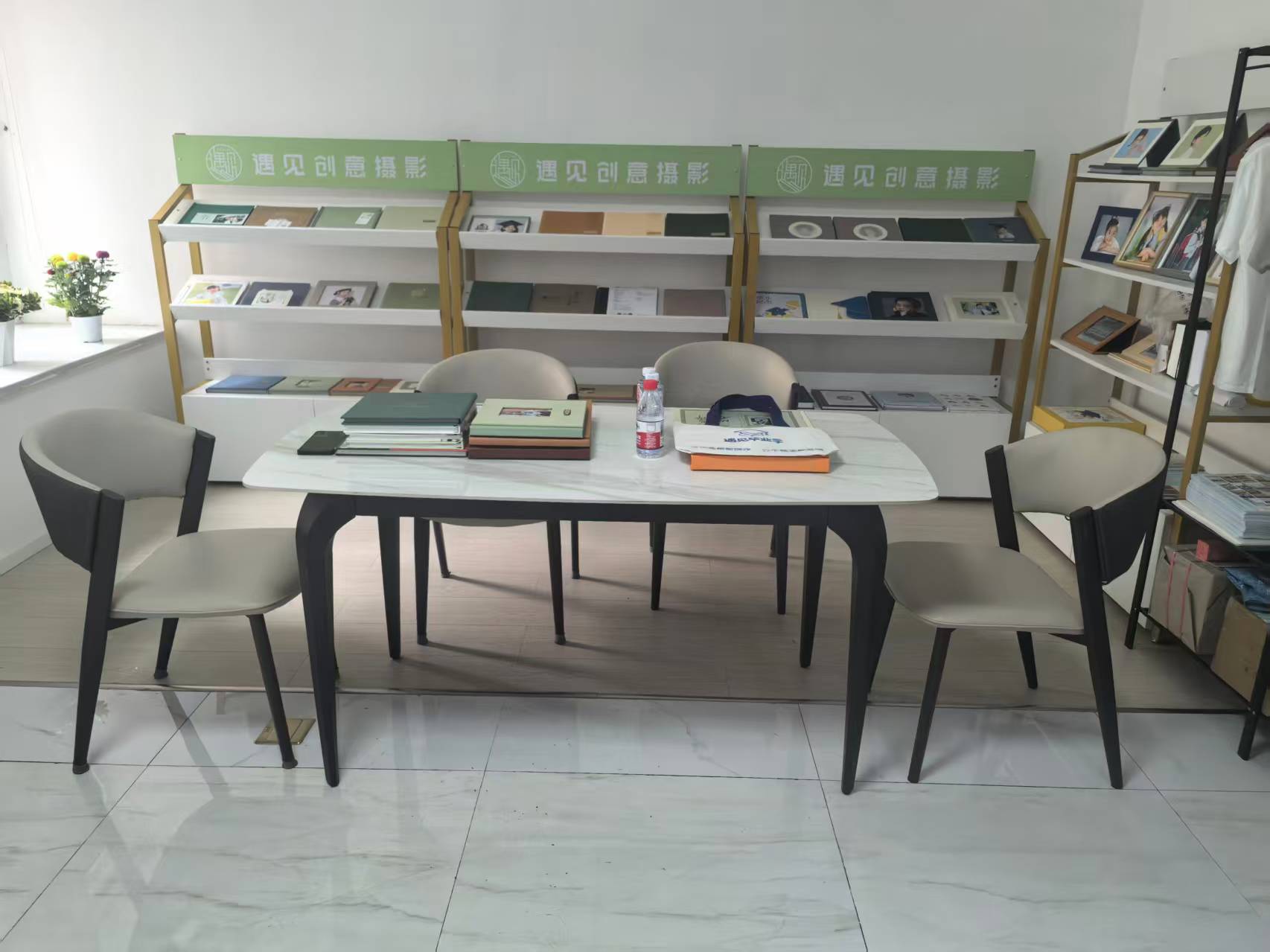 在线设计平台界面示意