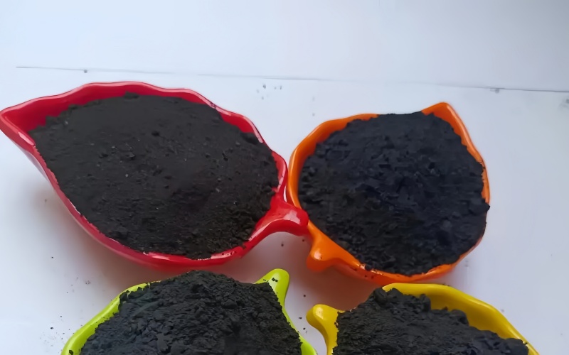 工业现场智能配料设备特写