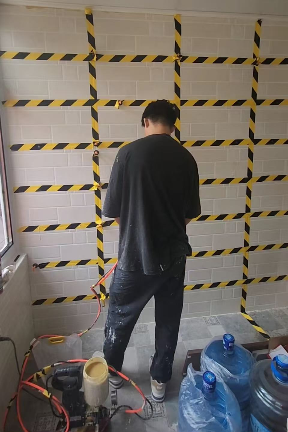 瓷砖松动维修