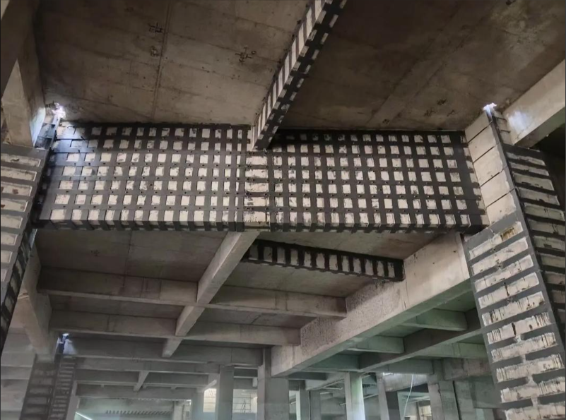 粘碳纤维布加固