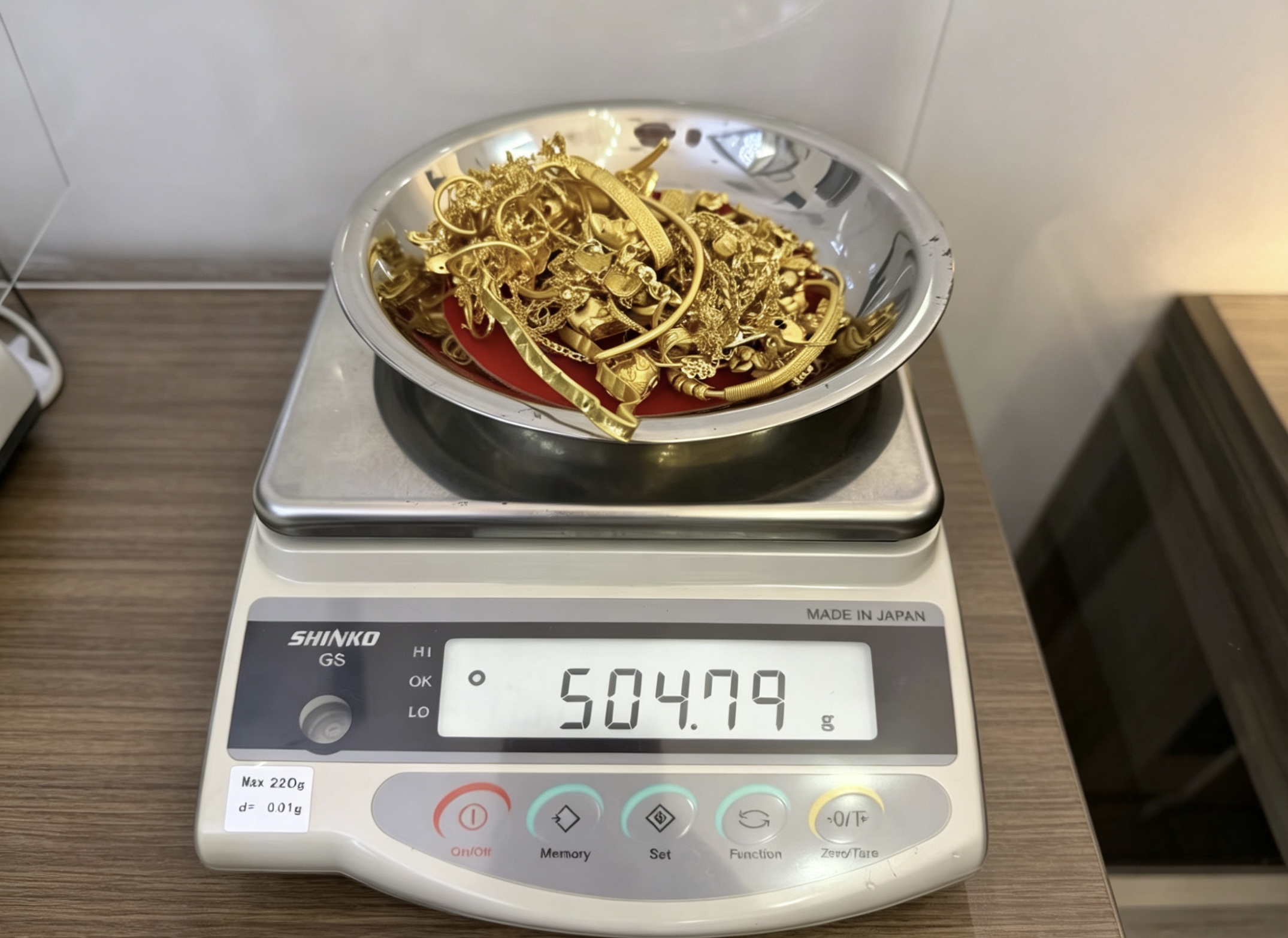 精密光谱仪检测设备工作特写