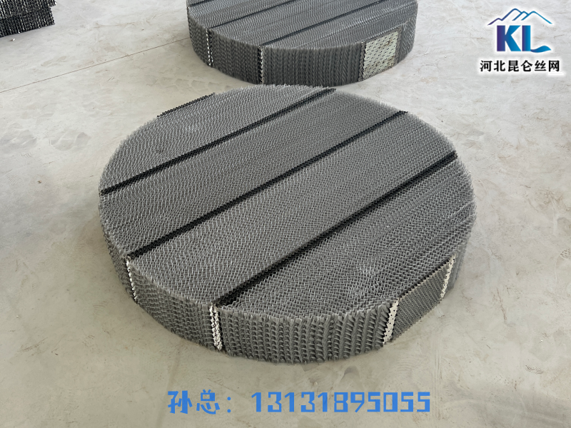 現(xiàn)代化塔內(nèi)件制造與檢測車間