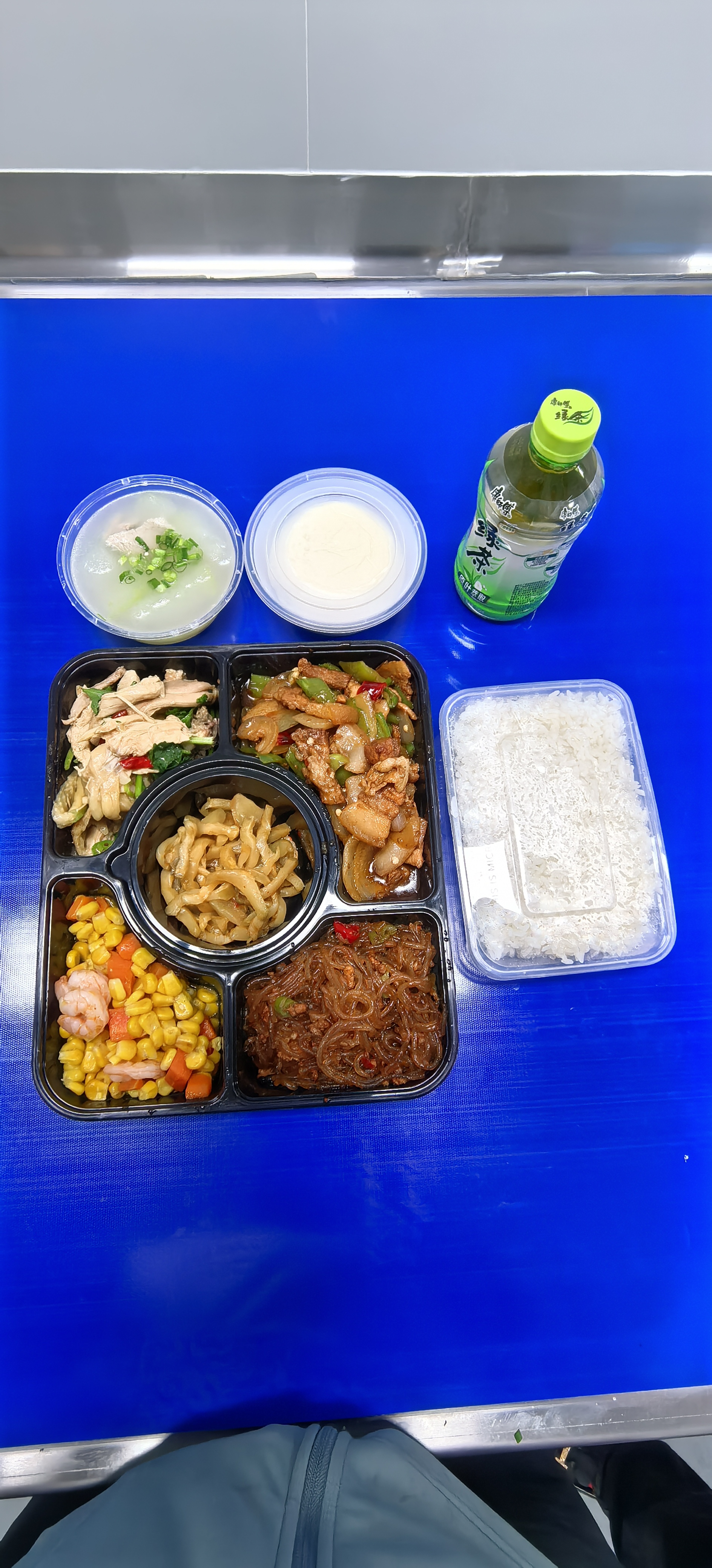 营养均衡的员工套餐示意