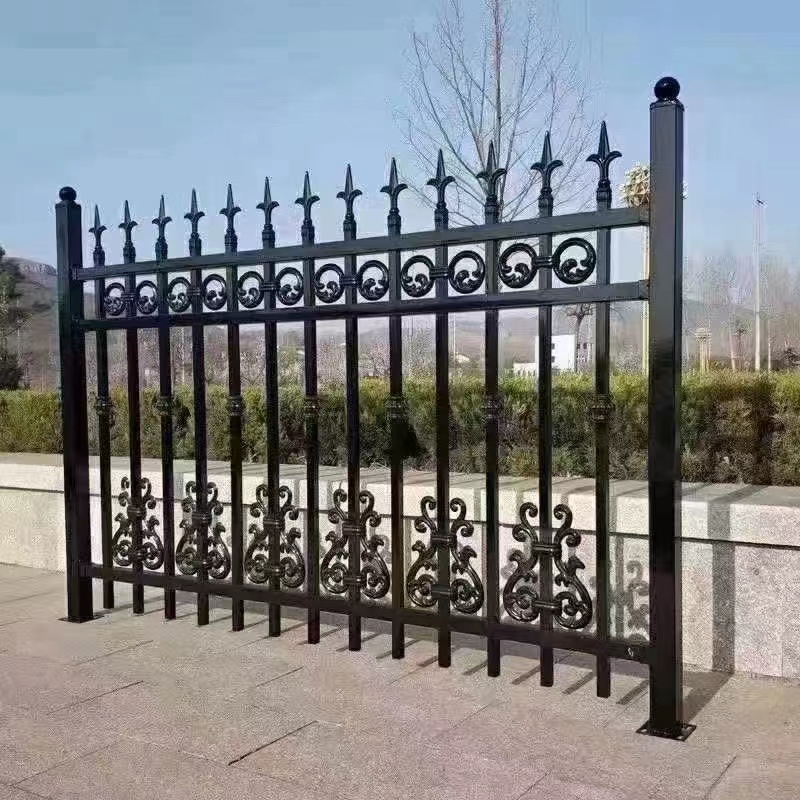 锌钢护栏在现代化住宅小区的实际安装应用效果