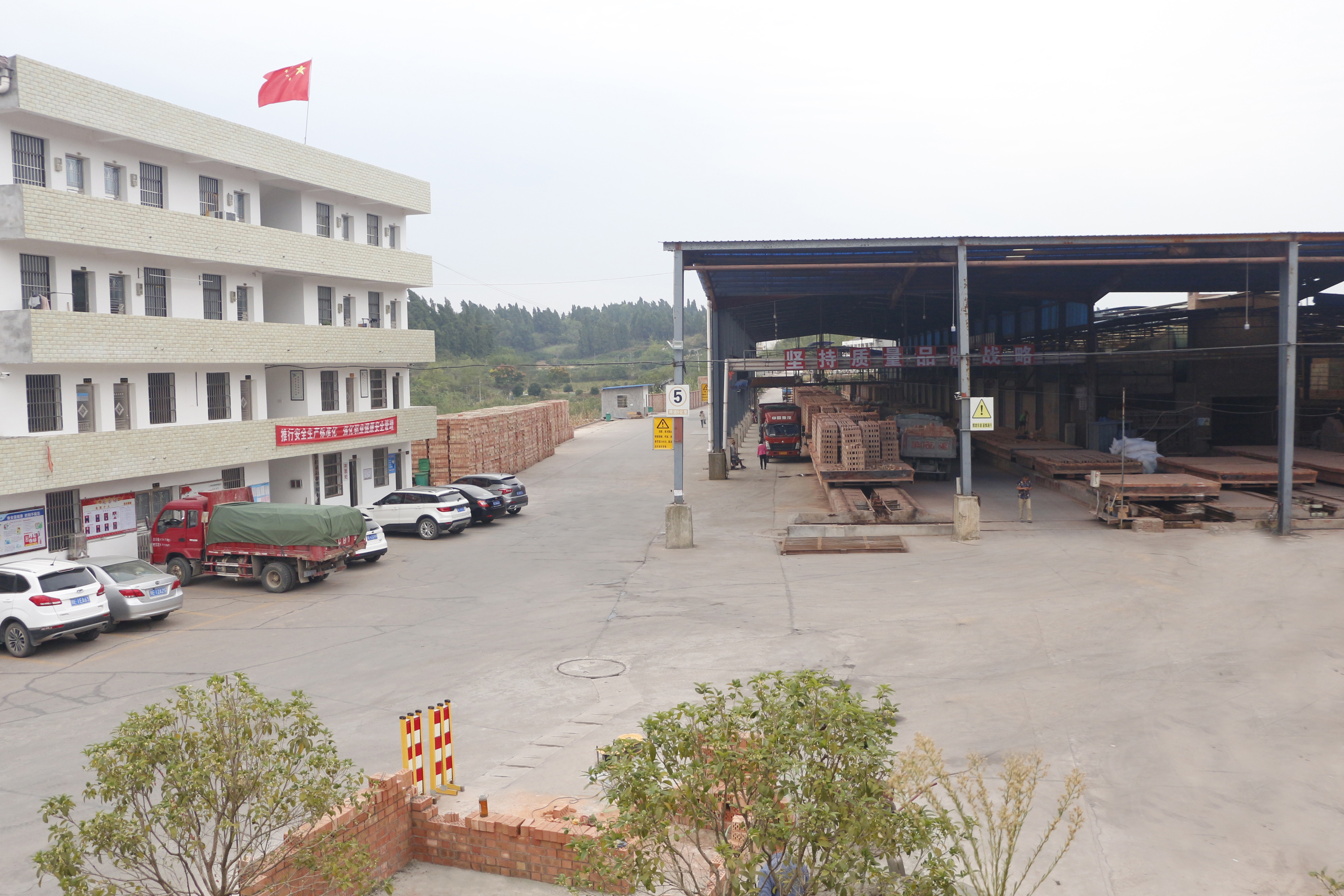 厂区门口2.JPG