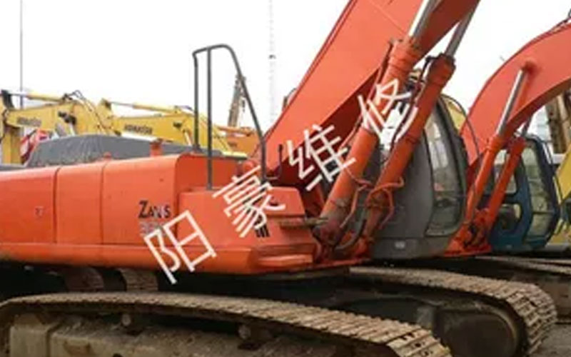 日立挖掘机维修