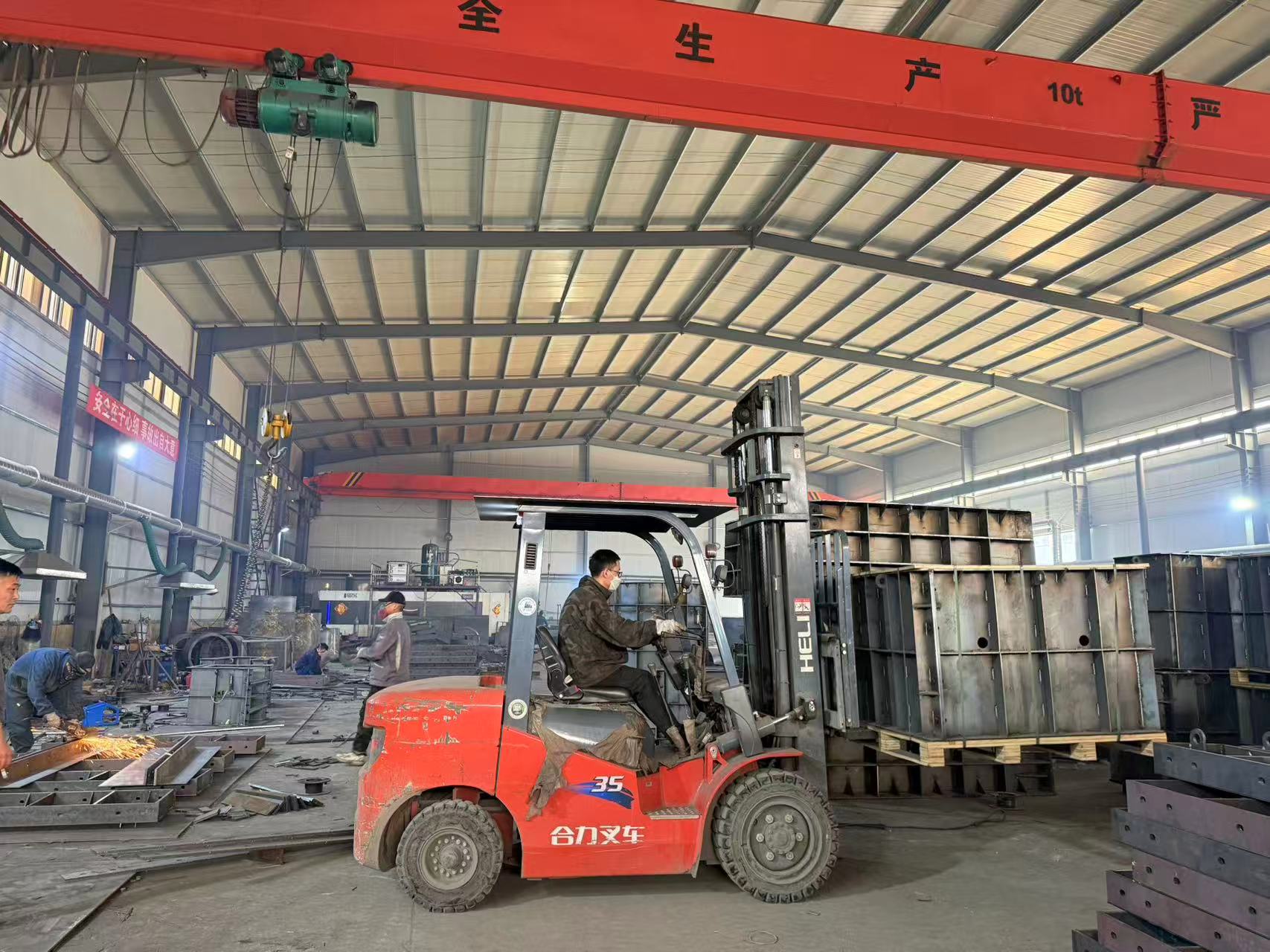 嘉轩模具生产车间实景