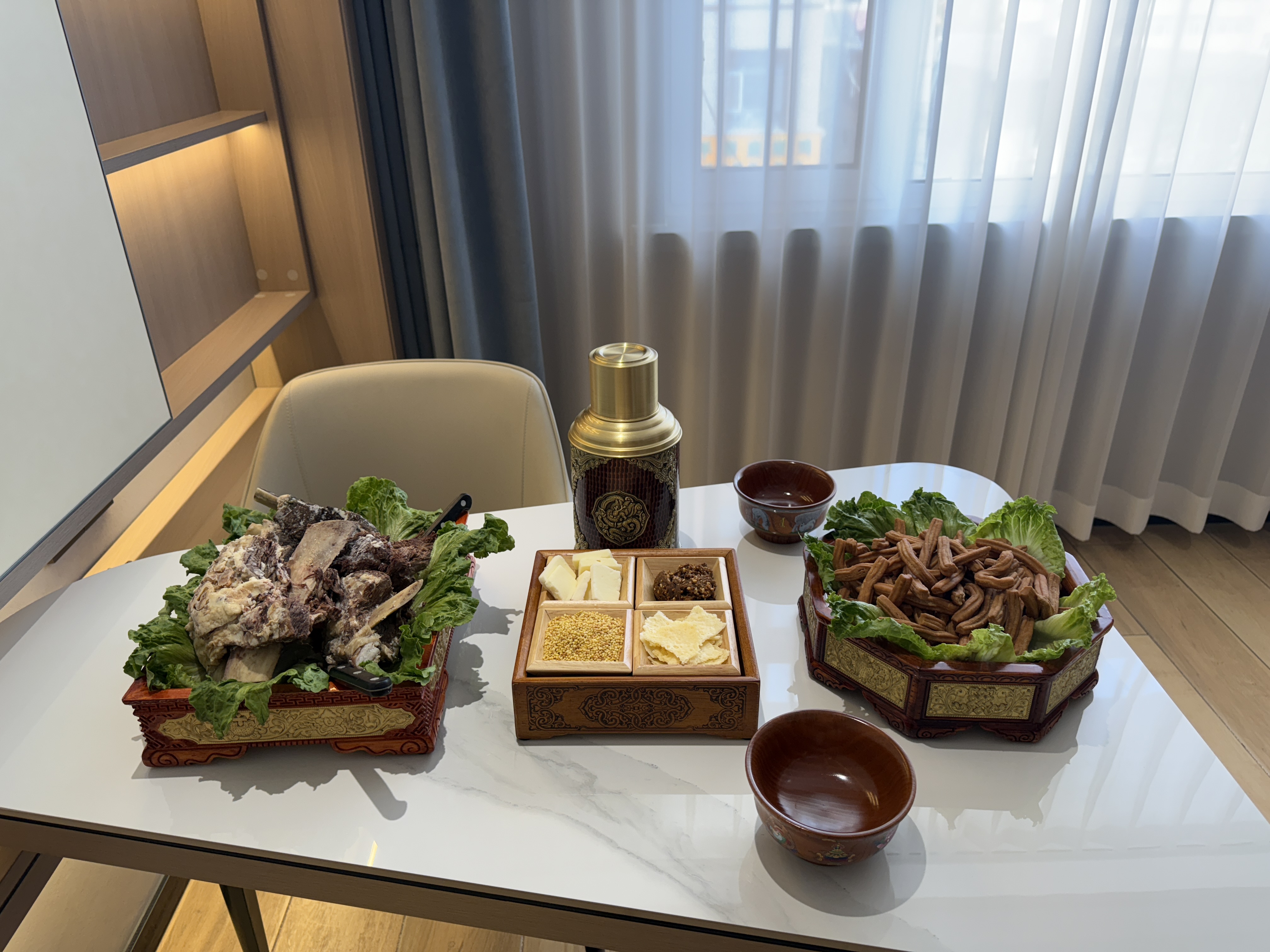 宝力根站餐食提供 - 实力公司