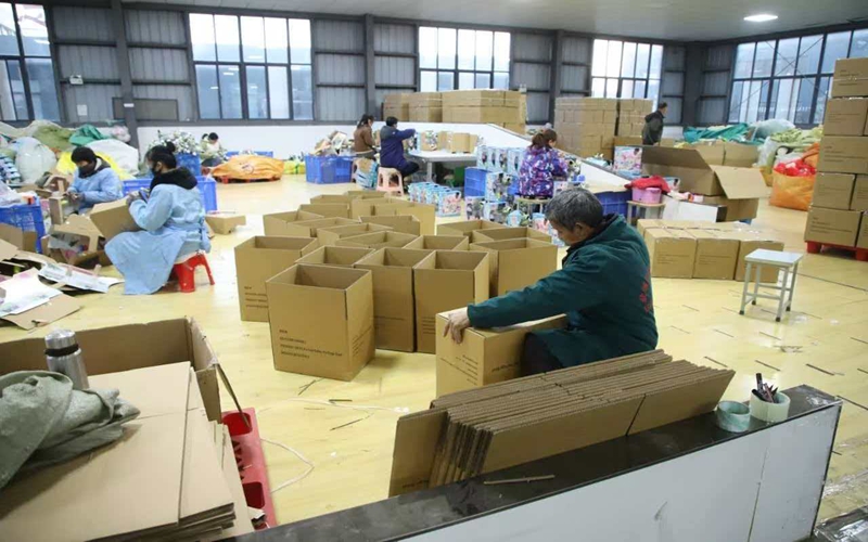 扬州阿丽家毛绒玩具有限公司生产车间