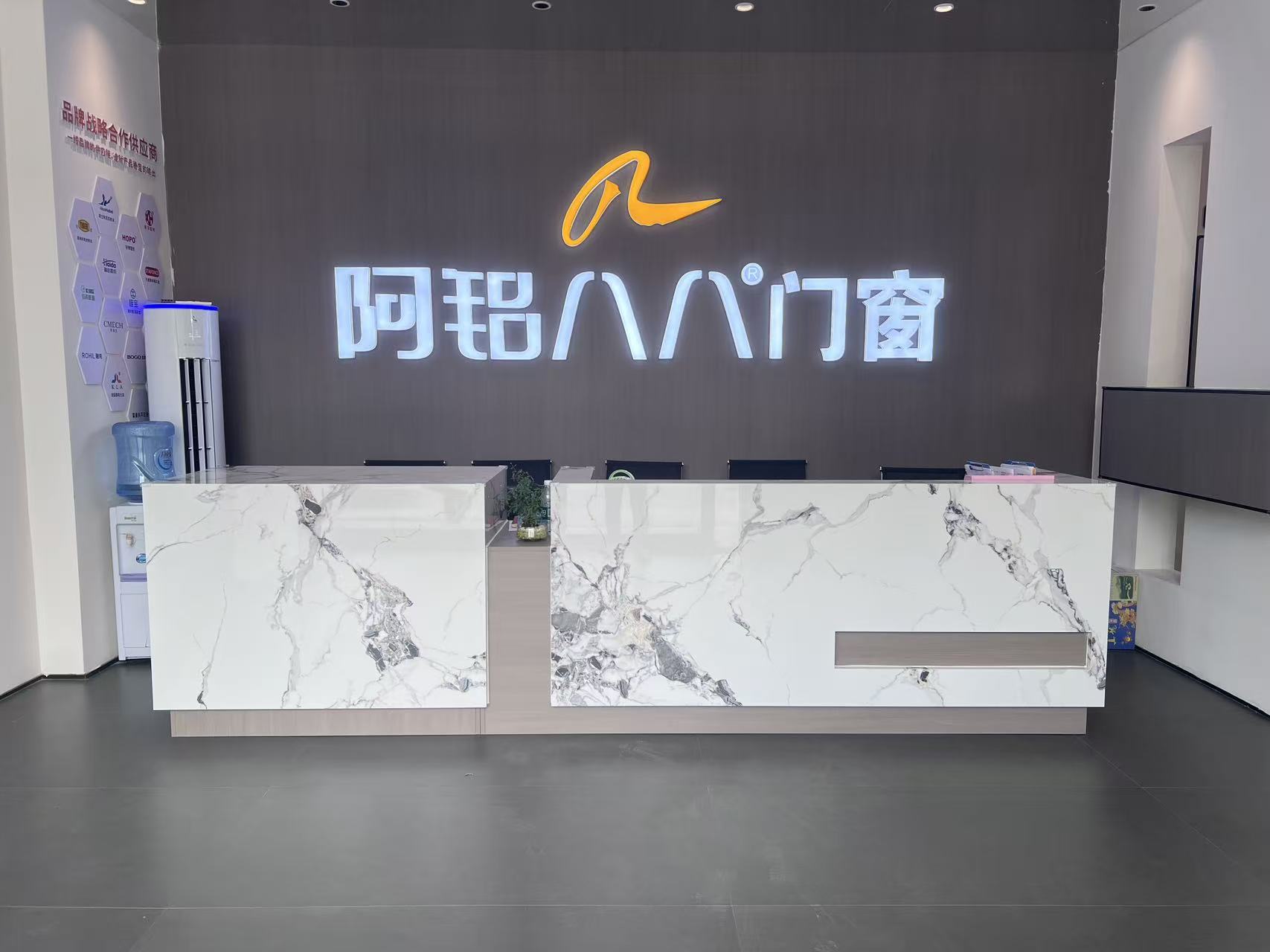 断桥铝门窗结构示意图