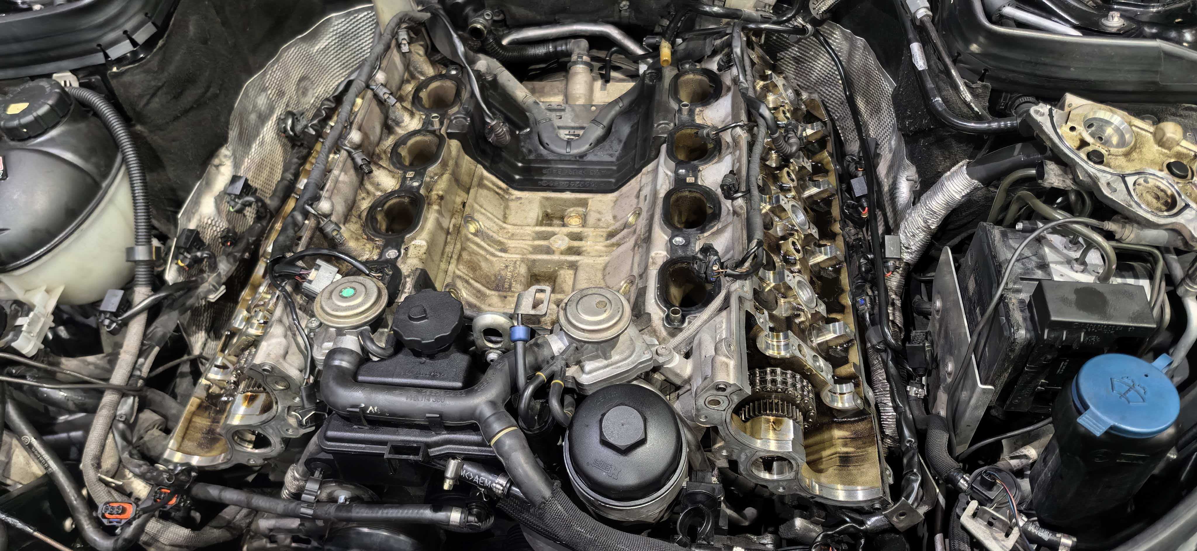 奔驰C63 AMG M156发动机大修