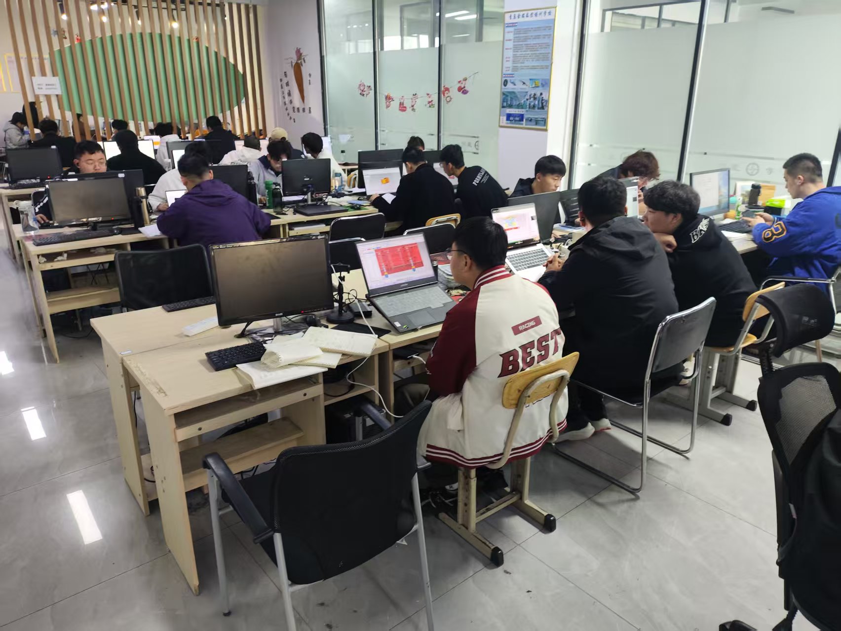 先进的教学实训环境