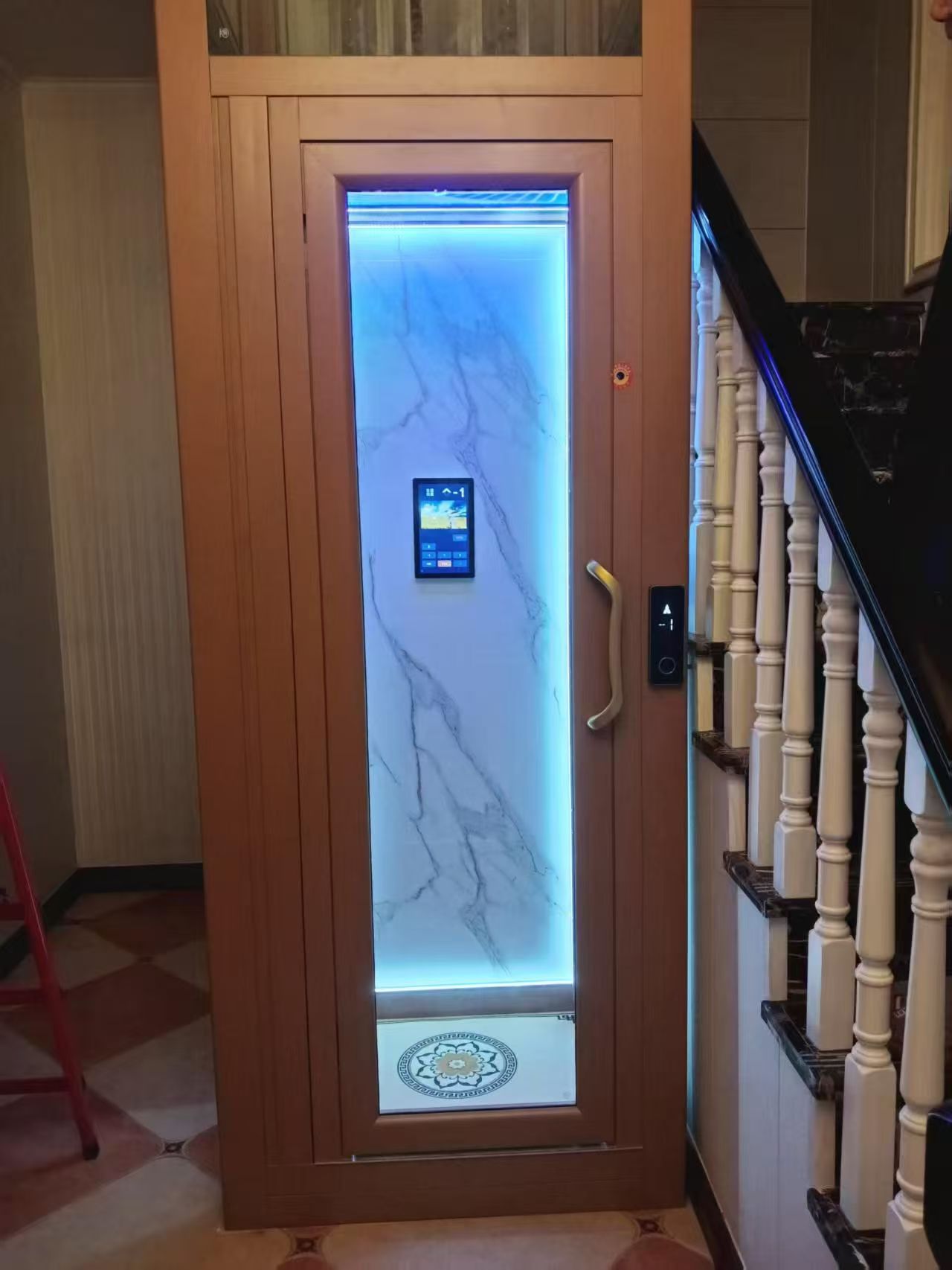 别墅家用电梯内部实景