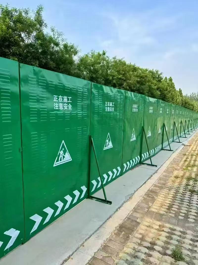 泡沫夹心围挡应用实景二