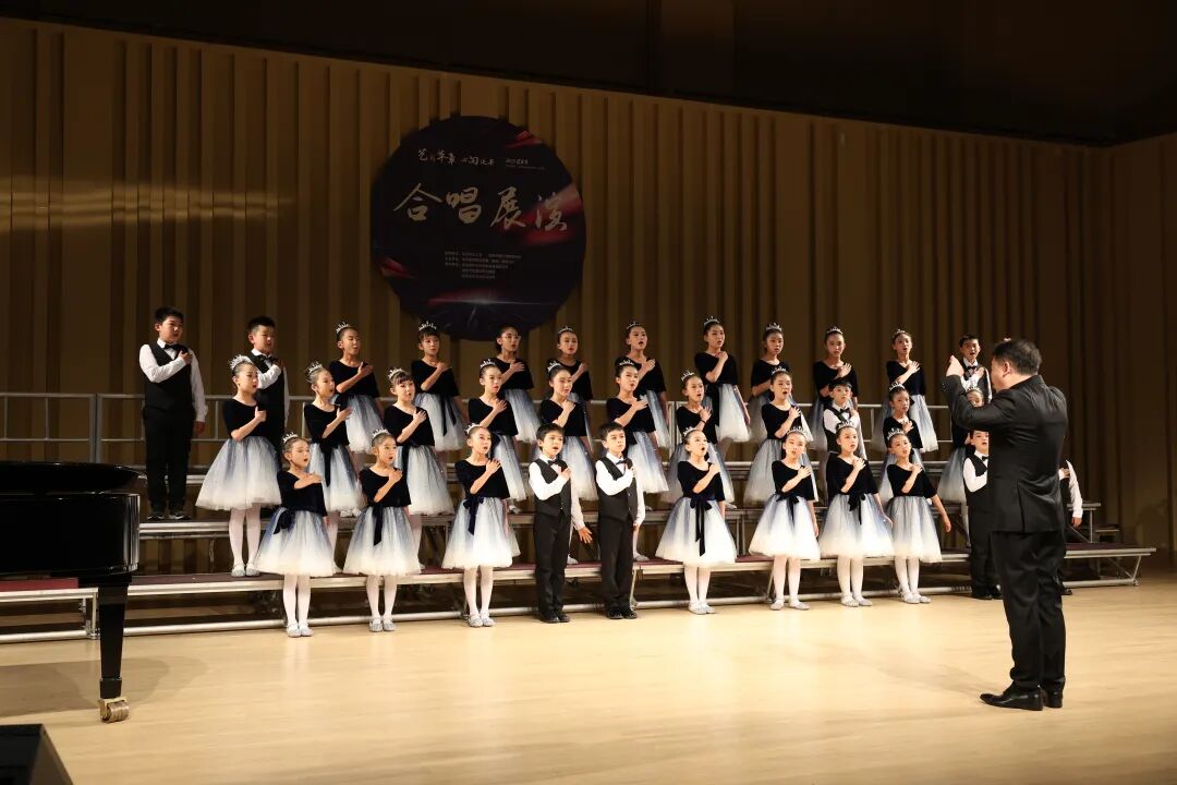 “艺彩华章 心向延安”10 ·15艺术节——合唱展演音乐会2.jpg
