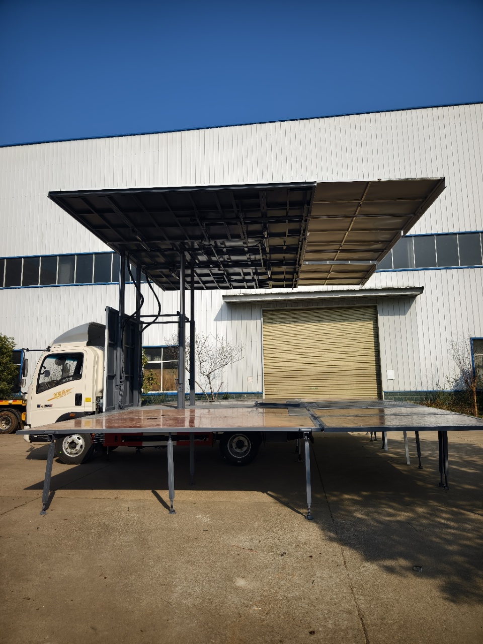 蓝牌三面展开舞台车
