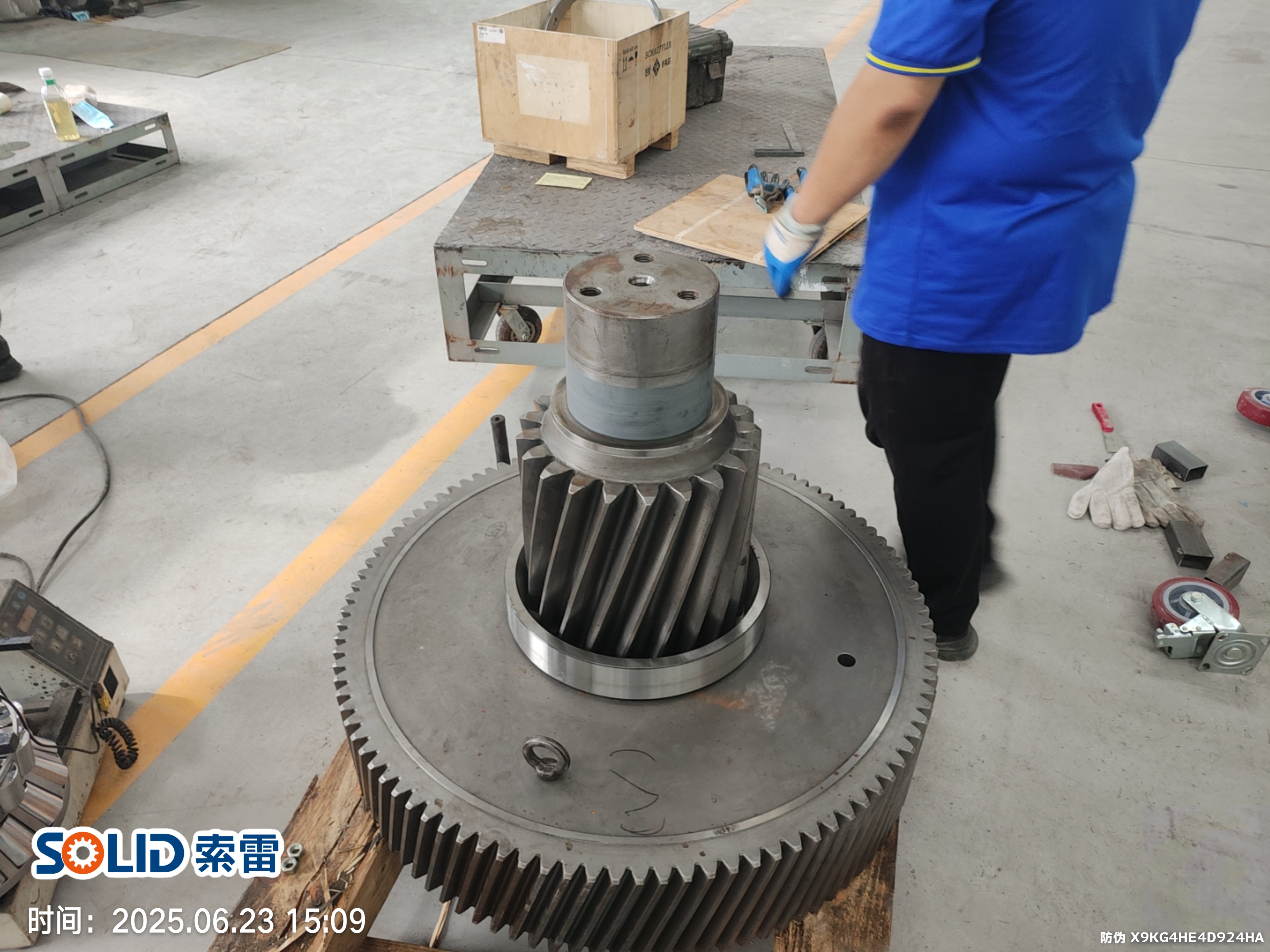 烘缸轴修复现场施工图