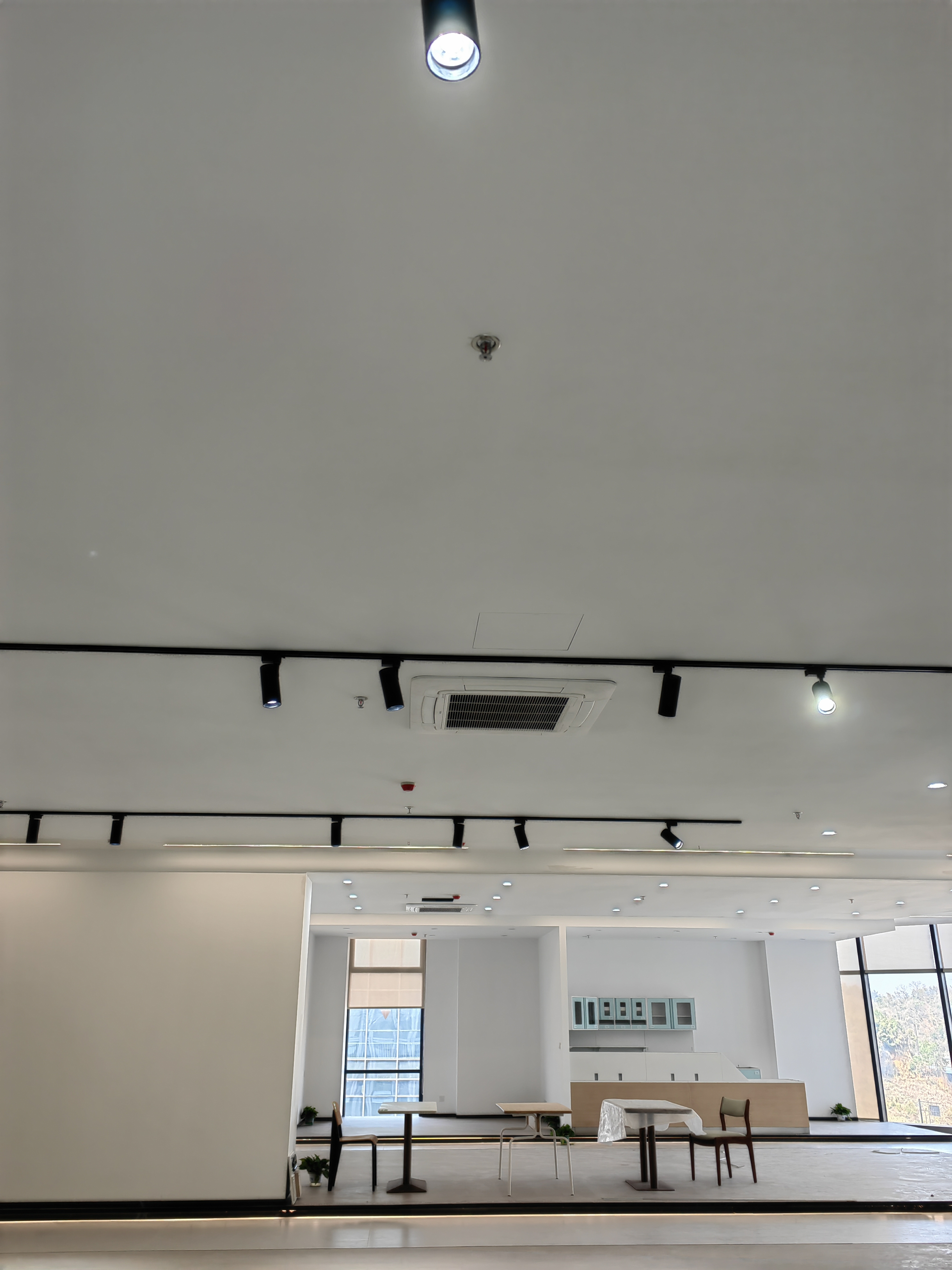 现代化商业楼宇空调系统示意图