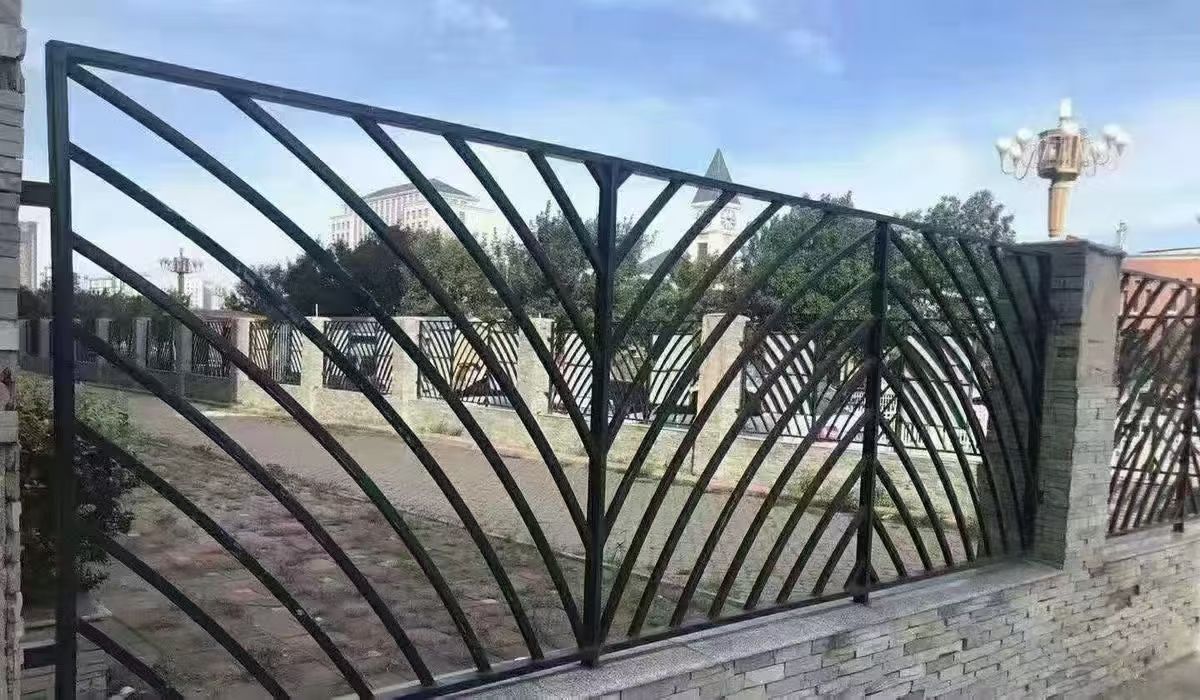 草原网围栏规模化应用示意