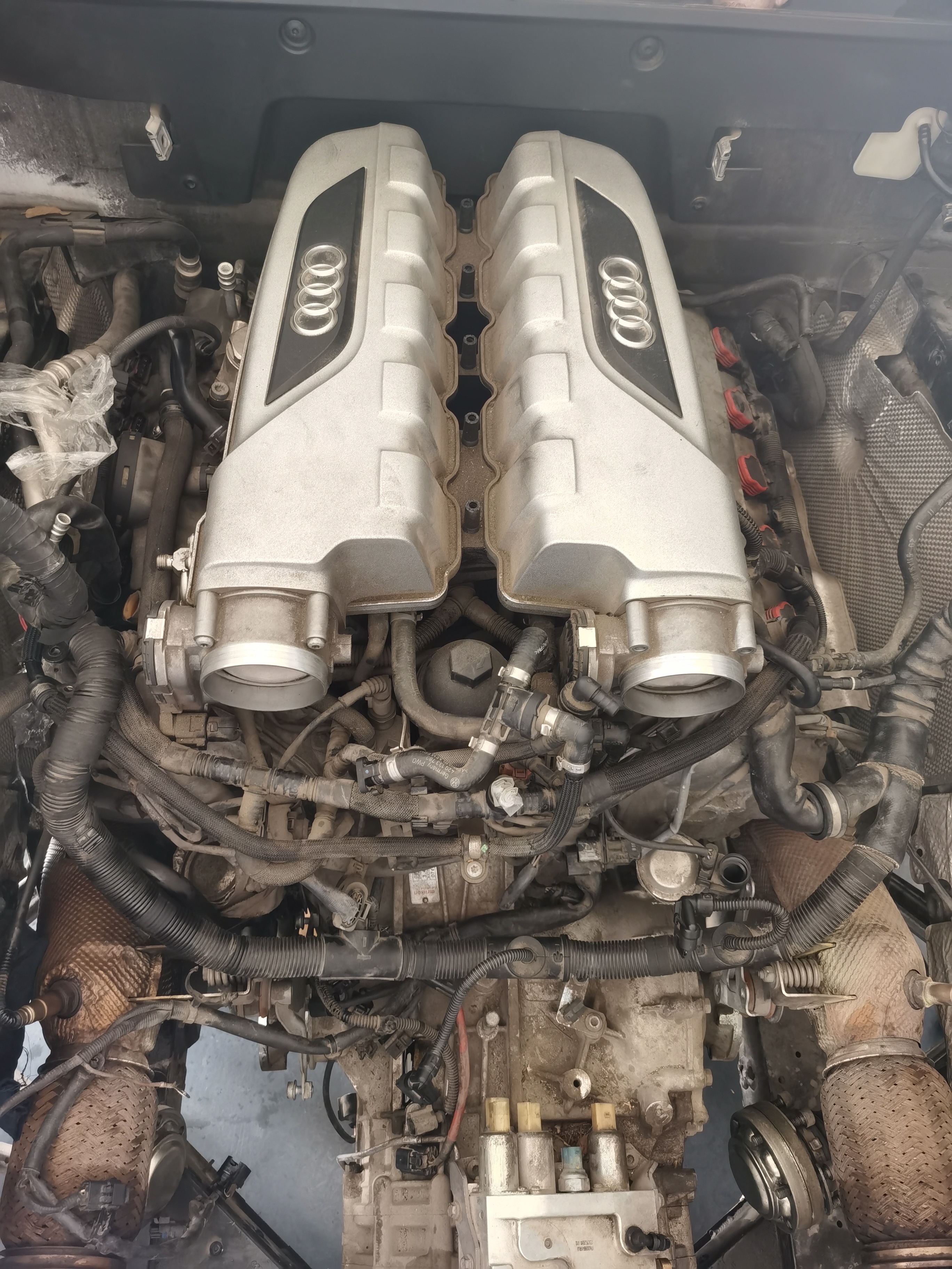 奥迪R8 V10发动机维修