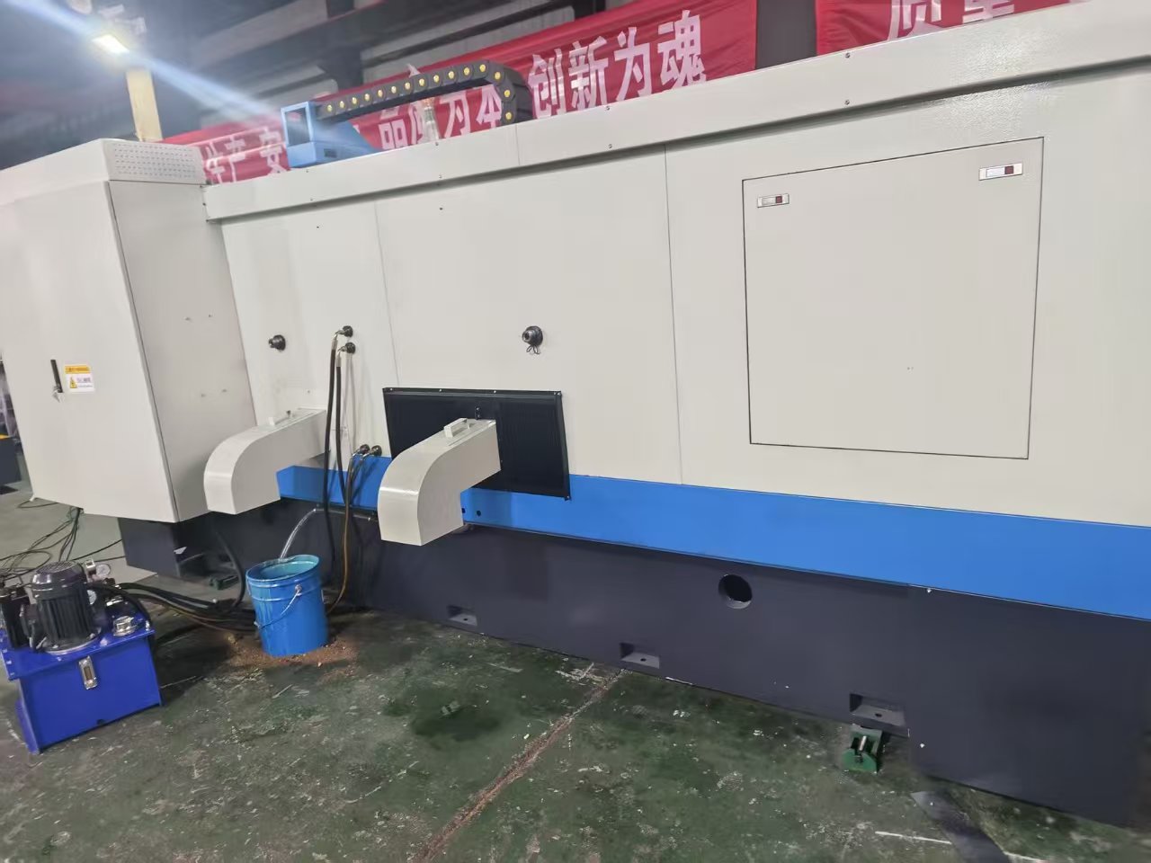 深孔钻镗床核心部件-授油器工作示意