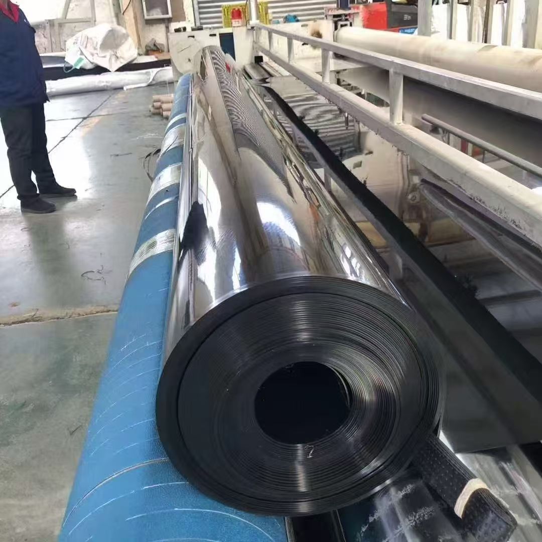 应用于实际工程中的土工材料铺设场景