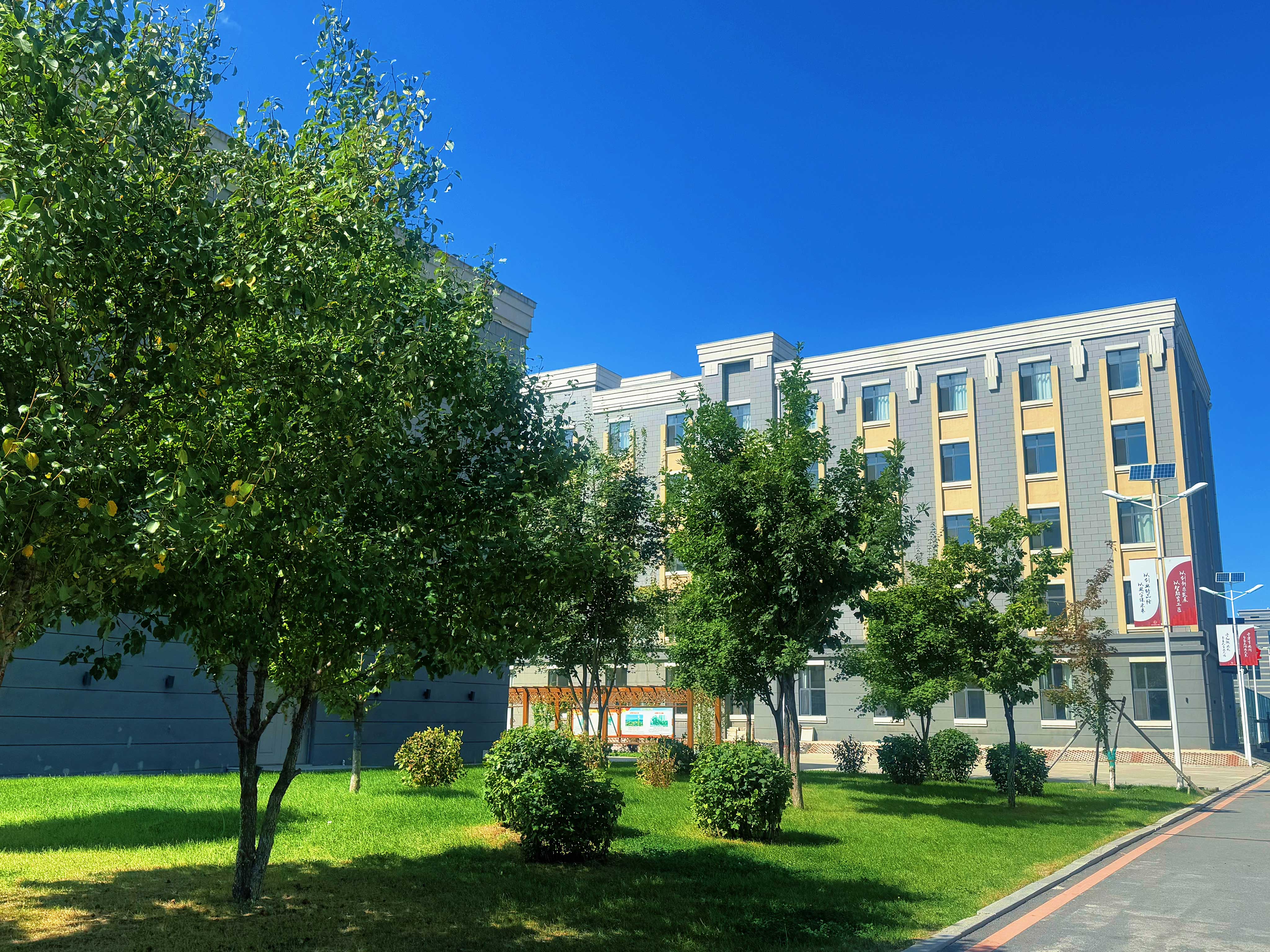 现代化学生公寓内景