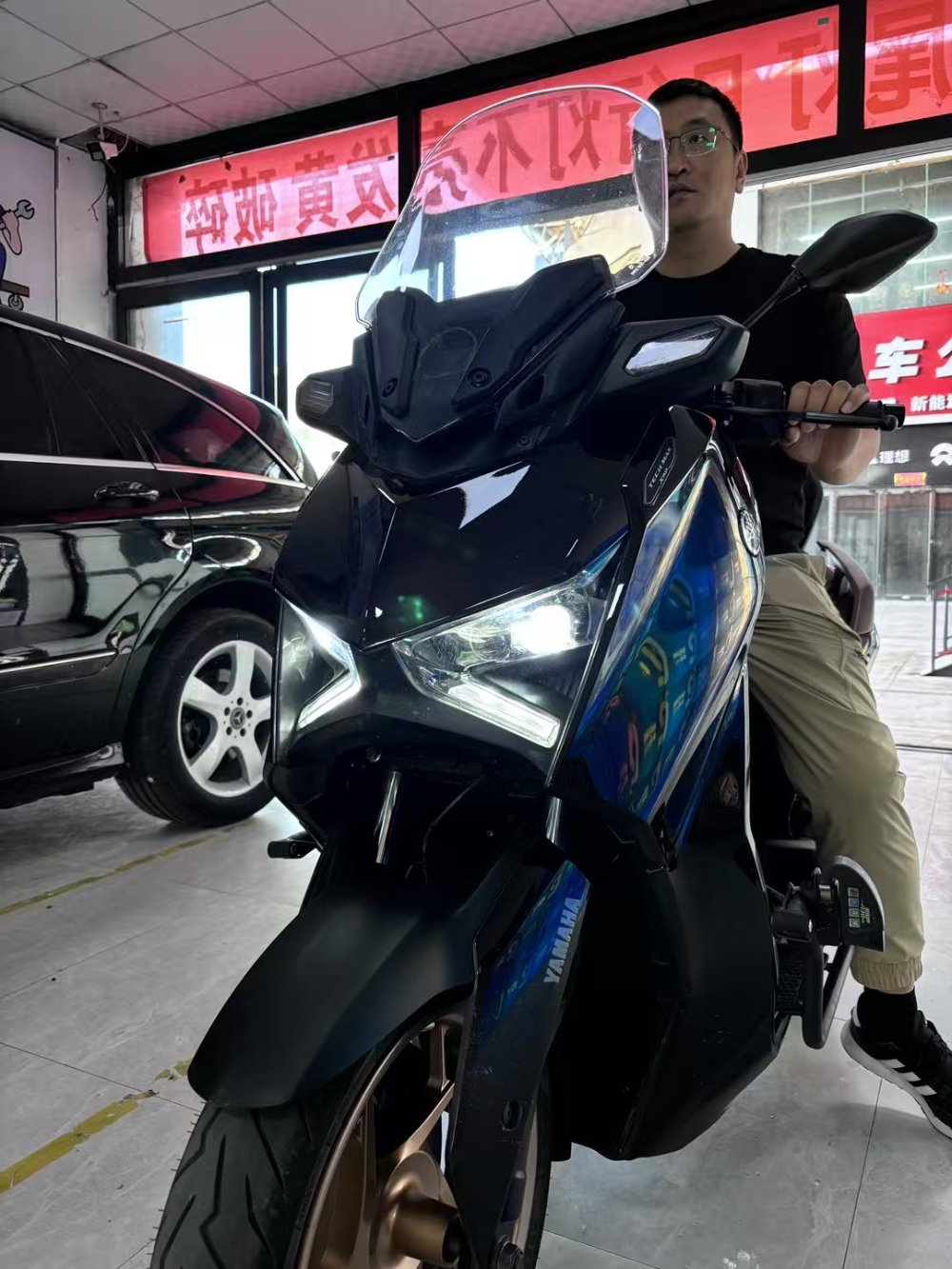 摩托车激光大灯路照效果实测