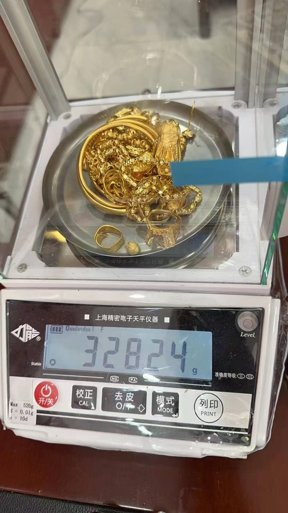 权威认证，专业可靠：值得信赖的闲置黄金回收服务团队解析