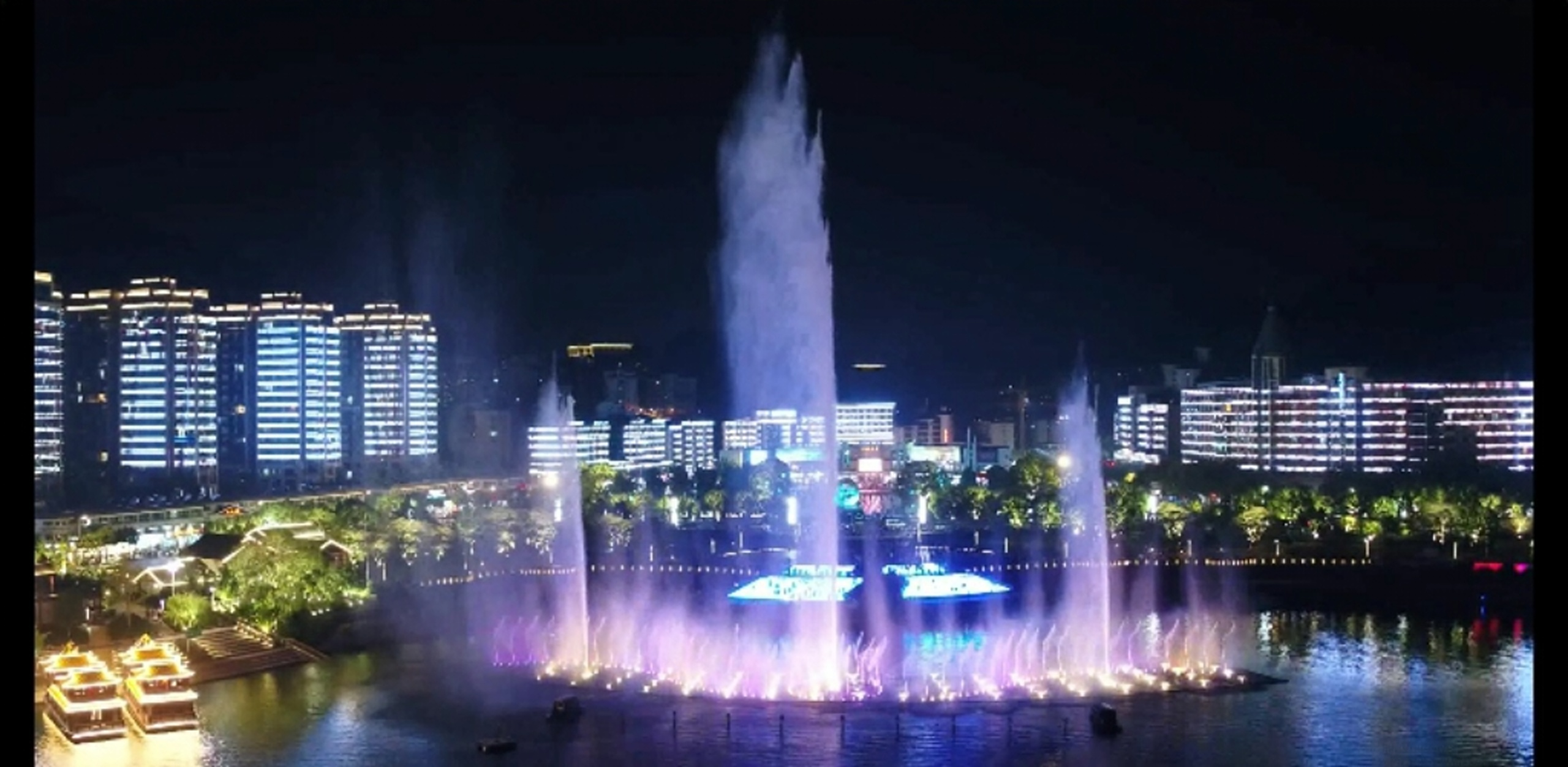 千岛湖广场城中湖大型激光水幕音乐喷泉项目.png
