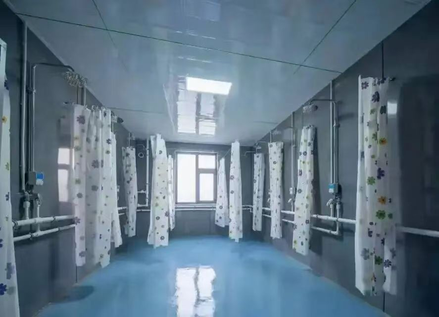 学校洗浴间