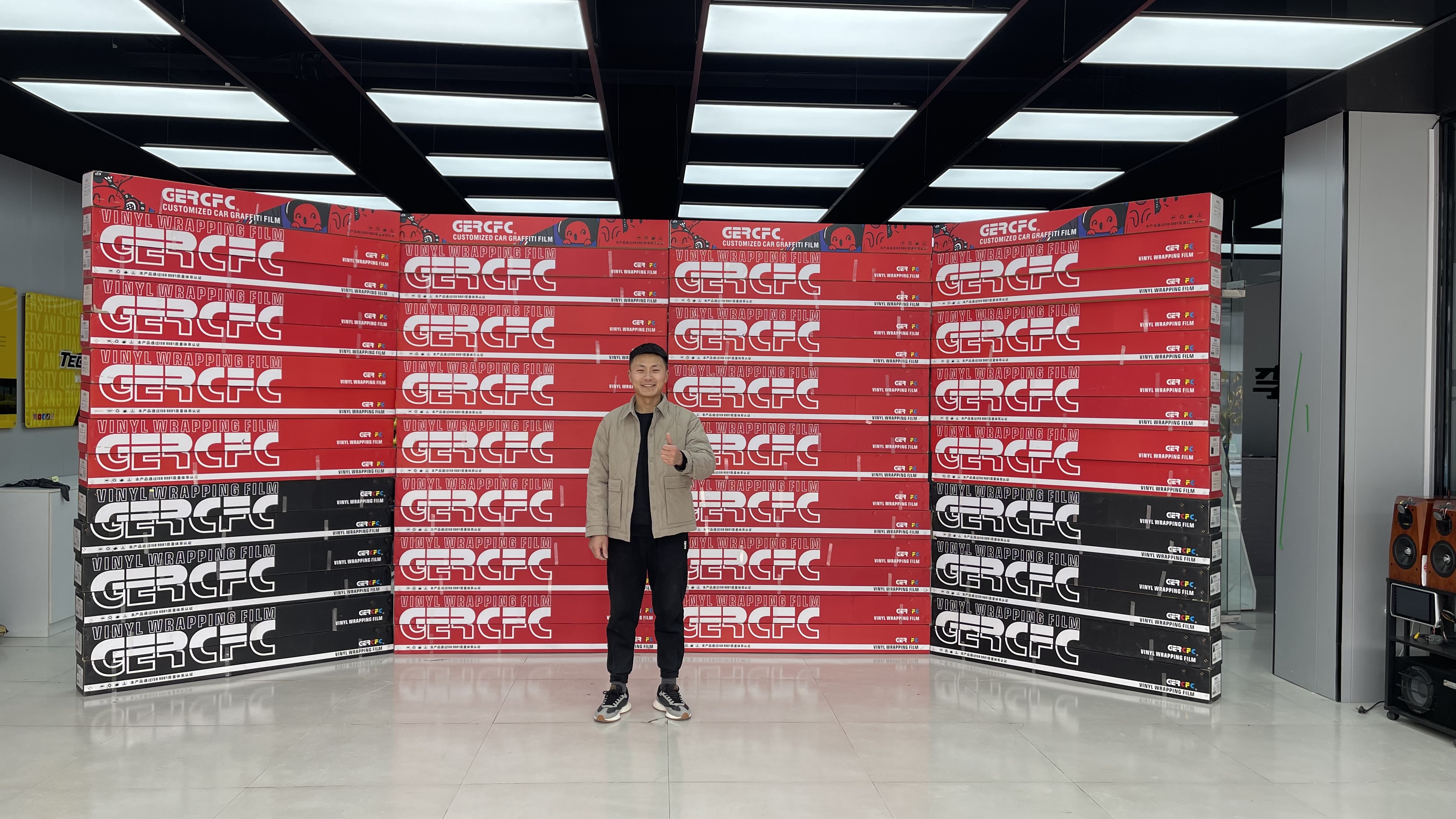 专业技师精细施工过程