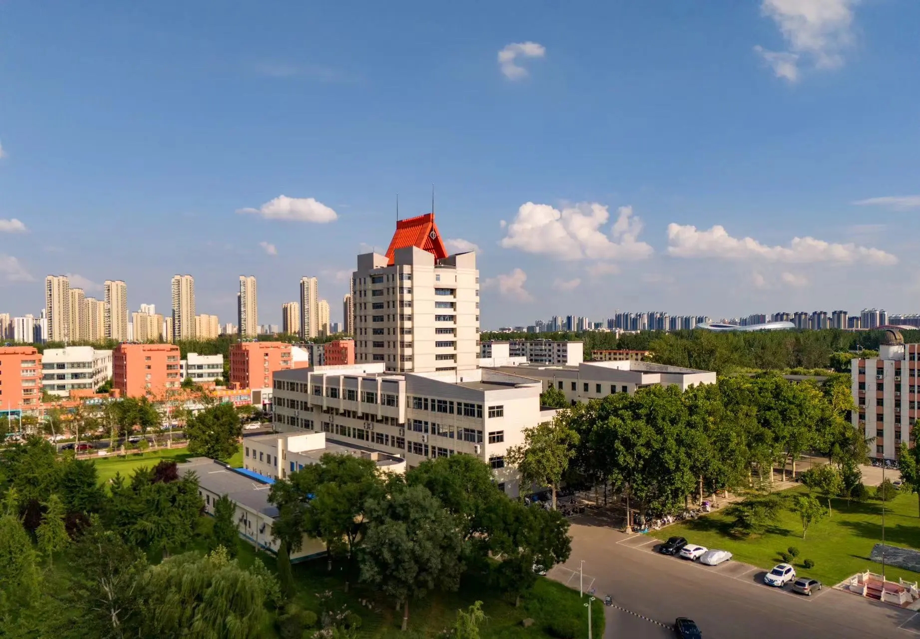 西校图书馆（聊城市图书馆）.jpg