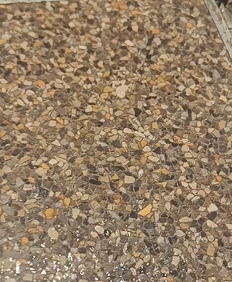 免覆膜砾石聚合物地坪