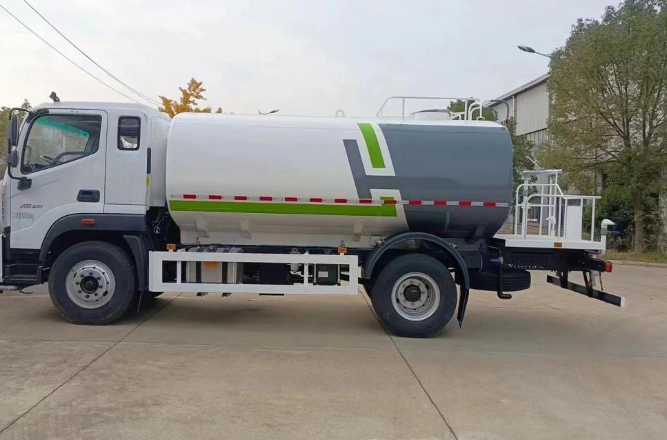 新能源洒水车在城市应用