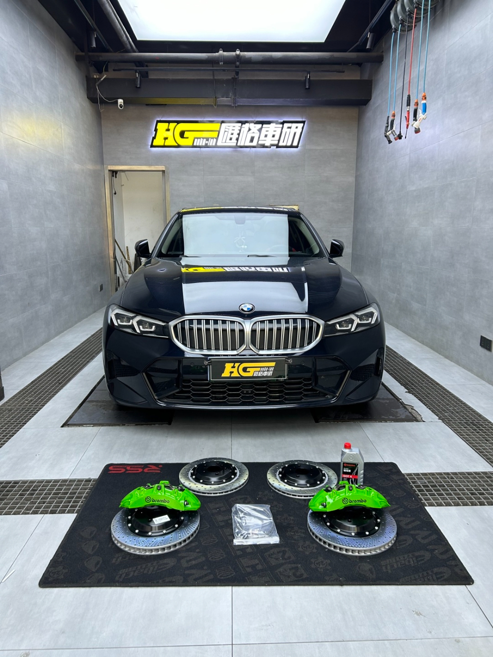 宝马3系布雷博刹车.jpg