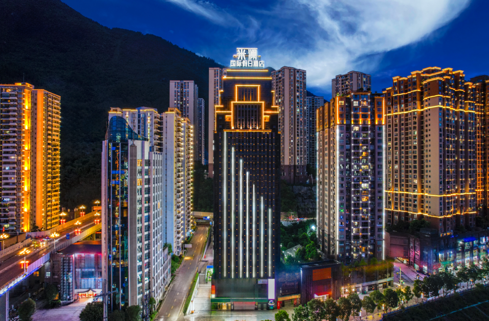 酒店外景.png