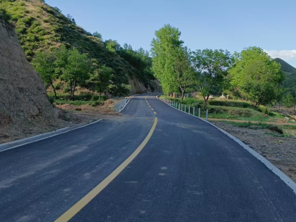 泥屯站乡村道路划线 - 服务团队