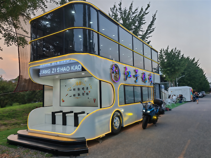 鲨鱼双层巴士餐车
