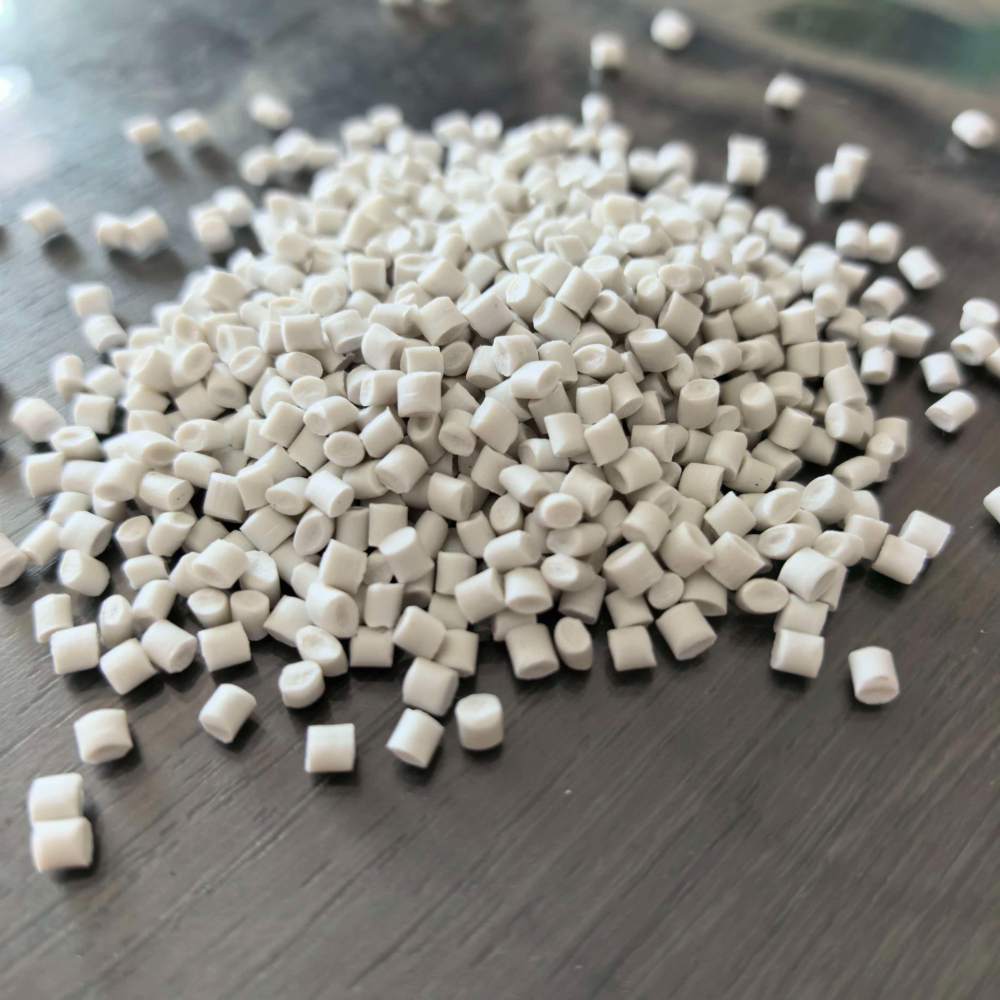 白色聚丙颗粒