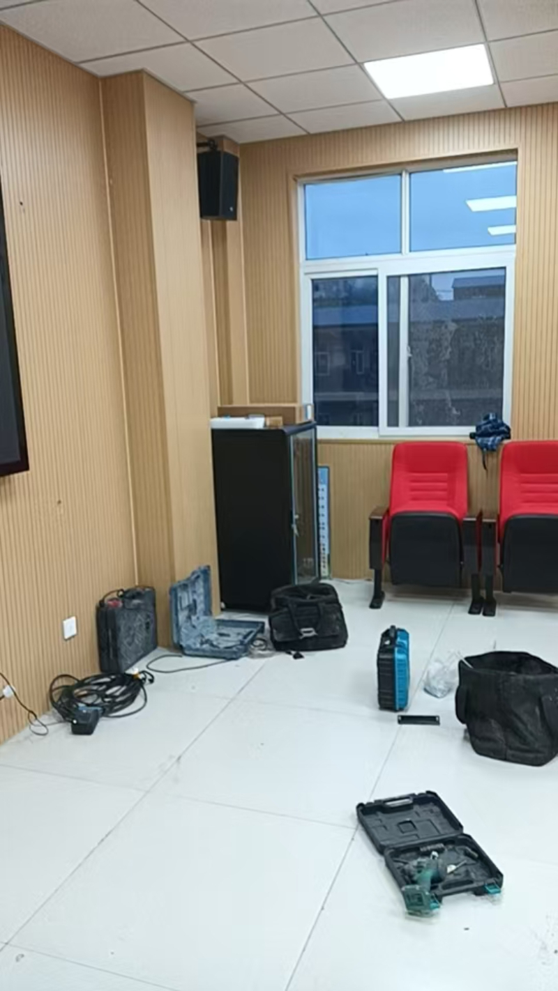 开封一小型报告厅扩声系统