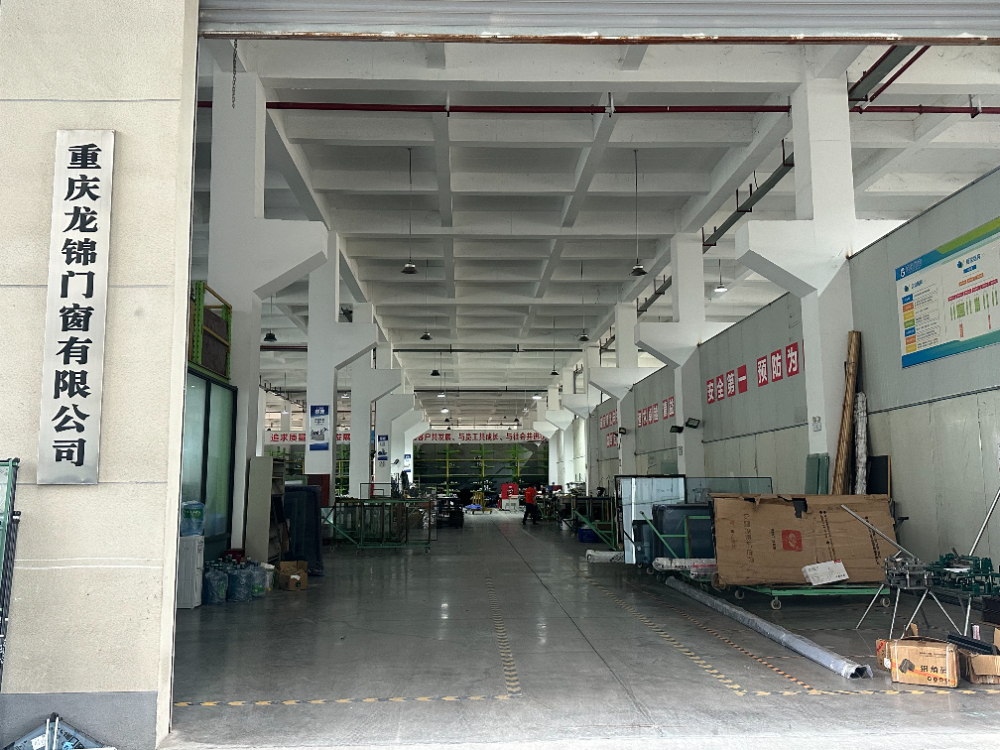 龙锦门窗工厂 (1).jpg