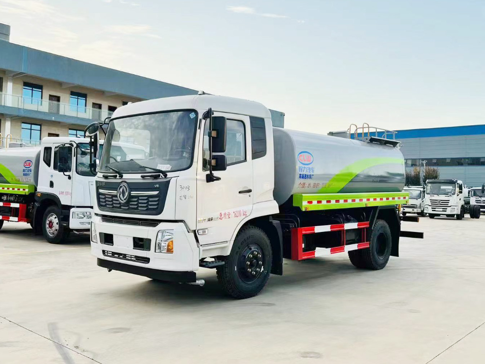 东风天锦12方洒水车