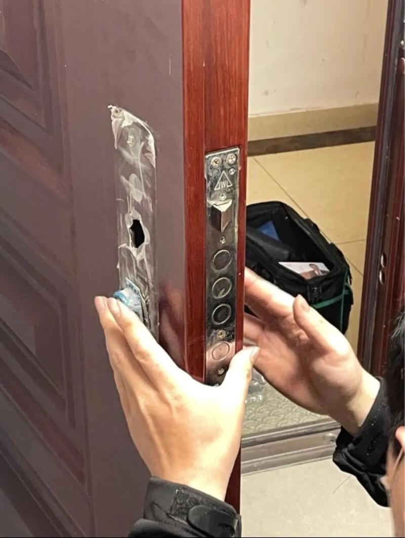 开锁.jpg