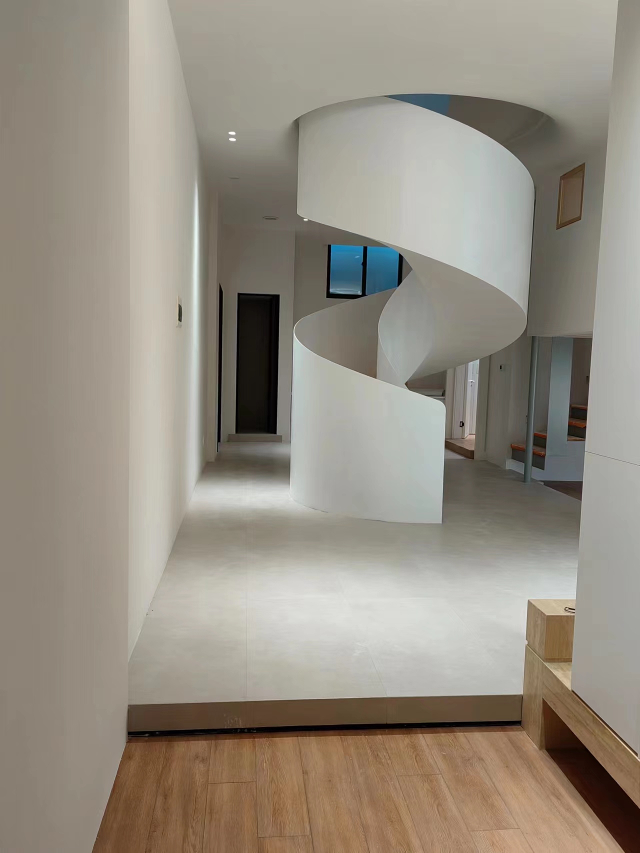 旋转楼梯安装效果